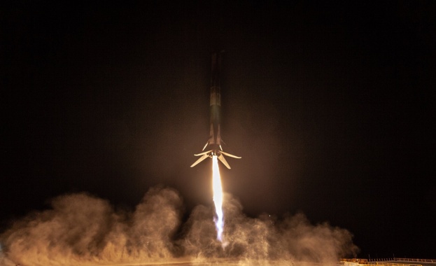 SpaceX изстреля ракета носител Falcon 9 с 60 микросателита Starlink