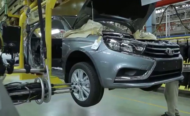 АвтоВАЗ спря производството на автомобили и на трите поточни линии