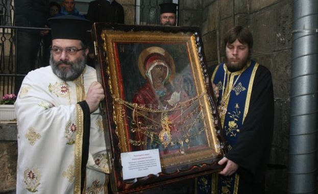 Чудотворната икона на Богородица “Скоропослушница” пристига в Харманли