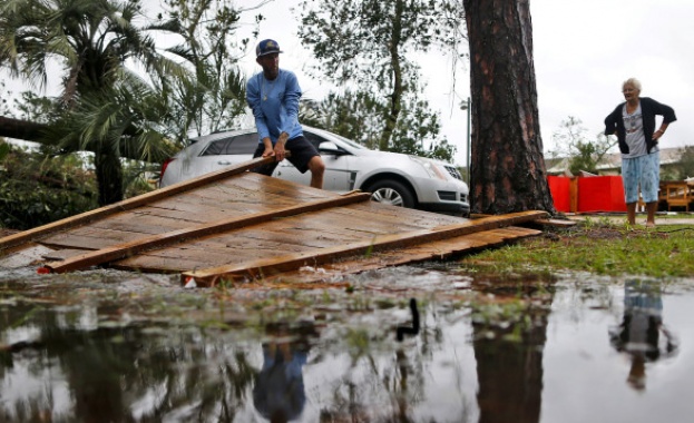 Ураганът "Майкъл" взе жертва и остави без ток 400 000 домакинства във Флорида