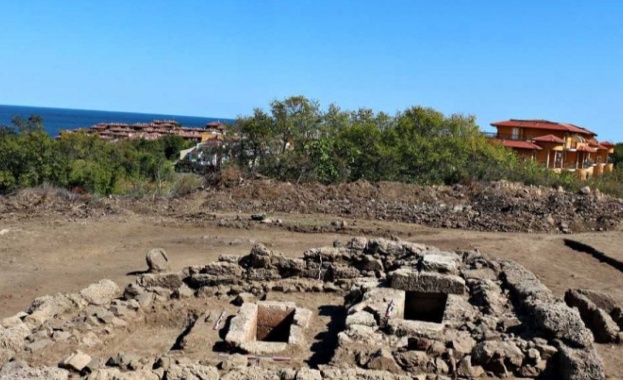 Откриха най-голямата фамилна гробница в Созопол