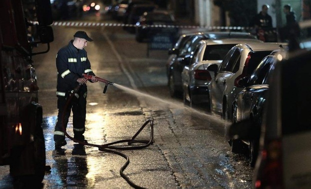 Четирима полицаи бяха ранени при нападение над полицейски участък в Атина
