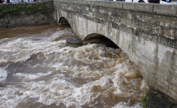 Южна Франция продължава да се бори с тежките наводнения