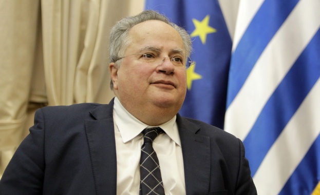 Гръцкият външен министър си подаде оставката