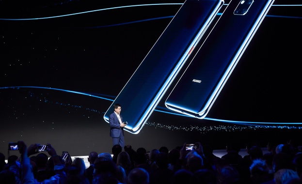 Новите модели на Huawei - Mate 20 и Mate 20 Pro -   вече могат да се разгледат на живо в София 