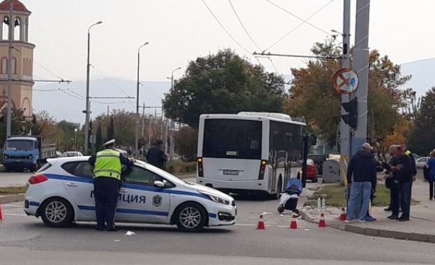 Прокуратурата решава дали да задържи за постоянно шофьора на автобуса, блъснал майка в Пловдив