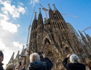 Базиликата "Саграда Фамилия" в Барселона достигна максималната си височина след повече от век