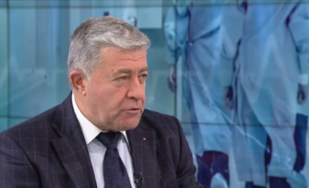 Проф. Начев: Няма да се плаща най-ниската цена за лекарства, както беше досега
