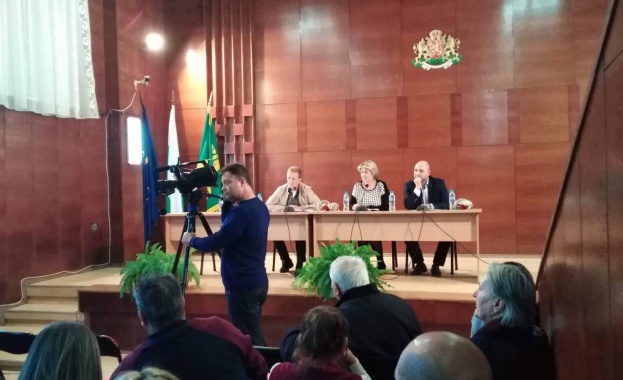 Жителите на Котел, Чирпан и Раднево дадоха своите предложения по „Визия за България“ 