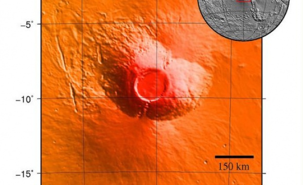 Заснет е странен бял облак над мъртъв вулкан на Марс