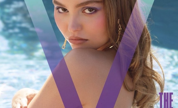  Дъщерята на Джони Деп позира гола за корица на списание