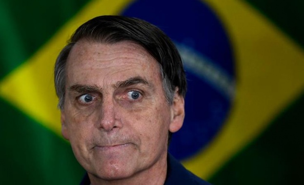 Бразилският президент Жаир Болсонаро поведе днес колона от свои привърженици