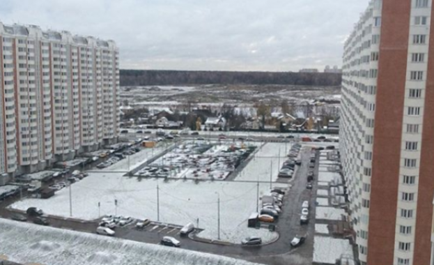 В Москва си честитиха първия сняг