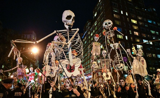 Огромен парад за Хелоуин се проведе в Ню Йорк (видео)