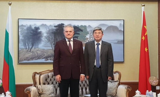 Румен Петков и посланикът на Китай Н. Пр. Джан Хайджоу обсъдиха развитието на отношенията между България и Китай