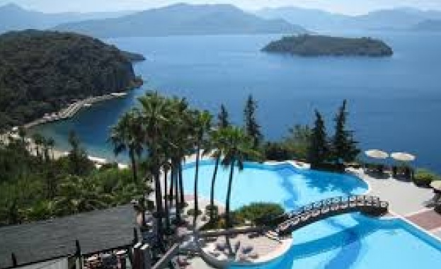 ​Лятно време радва туристите в Мармарис и през ноември