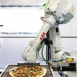 Робот, който прави пица, получи финансиране от $375 млн.