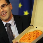 От някогашната "постна пица" няма и коричка. Бюджетът сега: "Тлъста лазаня"