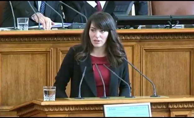Теодора Халачева разкритикува управляващите за закриването на Обществения съвет към Фонда за лечение на деца