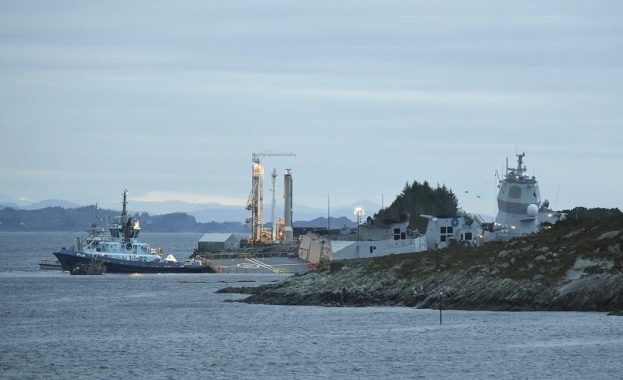 Петролен танкер и фрегата се сблъскаха в Норвегия, има ранени