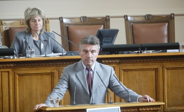 В декларация от парламентарната трибуна от ГЕРБ поискаха оставката на