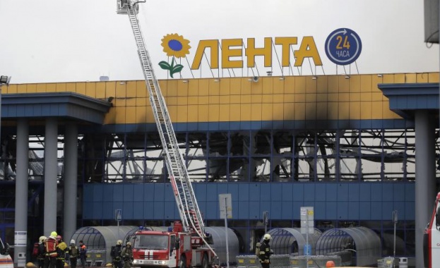 Голям пожар в хипермаркет в Санкт Петербург, двама пострадали 