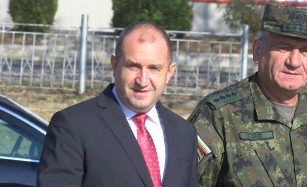 Румен Радев ще участва в отбелязването на празника на Сухопътни войски