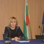 Мая Манолова: Подкрепям гражданското право на протест