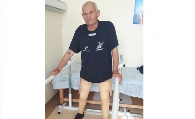 В УМБАЛ Бургас - мъж без крака проходи след 10 г. в количка