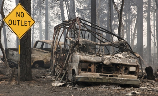 Увеличава се броят на загиналите при пожарите в Калифорния