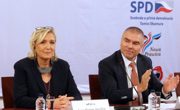 Марин Льо Пен разговаря с Веселин Марешки