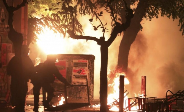 Сблъсъци в Атина между полиция и протестиращи 