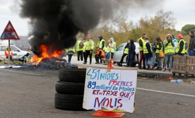 Нови протести за цените на горивата във Франция, блокирани са петролни депа