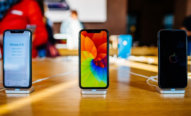 Apple намалява цената на iPhone XR
