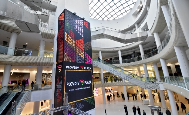 40 магазина посрещнаха първите посетители на PLOVDIV PLAZA