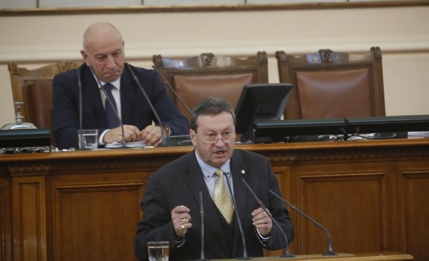 Таско Ерменков: Разглеждането на ветото на президента е театър на абсурда със заглавие „Управляващите срещу народа”