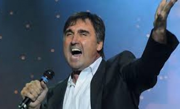 Легендарният български естраден певец Веселин Маринов е постъпил в МВР