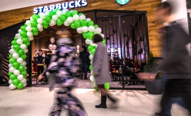 Световноизвестната кафе верига Starbucks® откри втория си обект в Пловдив със специални коледни изненади