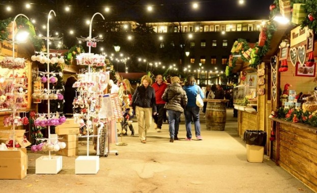 Откриват традиционния Немски коледен базар в центъра на София