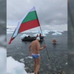 Петър Стойчев спечели първия в историята плувен шампионат на Антарктида 
