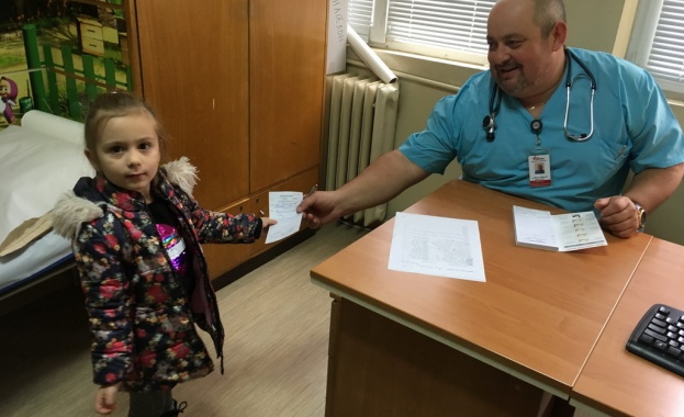Лекарите от Пирогов прегледаха 200 деца във Велико Търново в рамките на кампанията "Детско здраве"