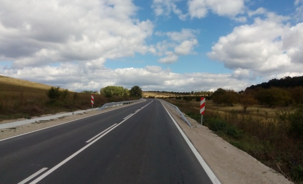 Ремонтирани са още 21 км от пътя Търговище - Разград
