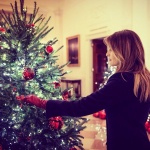  Мелания Тръмп представи пищната коледна украса в Белия дом (снимки, видео)