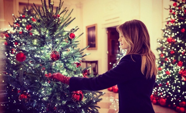  Мелания Тръмп представи пищната коледна украса в Белия дом (снимки, видео)