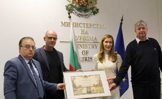 Ангелкова: Очакваме да приключим 2018 с ръст на туристите и приходите