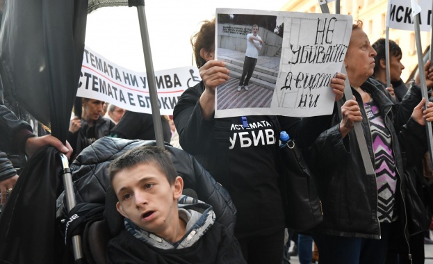  Майките от "Системата ни убива" към Борисов: Пак ни излъгахте и ни се подиграхте