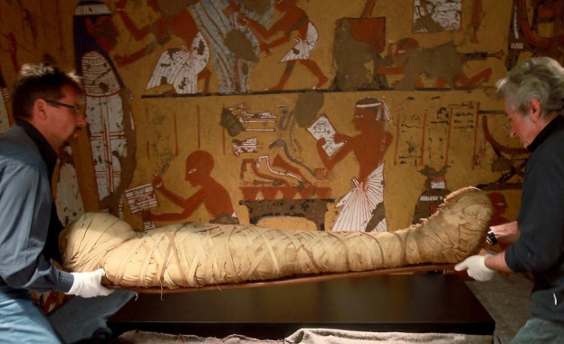  Откриха 8 мумии в пирамида южно от Кайро