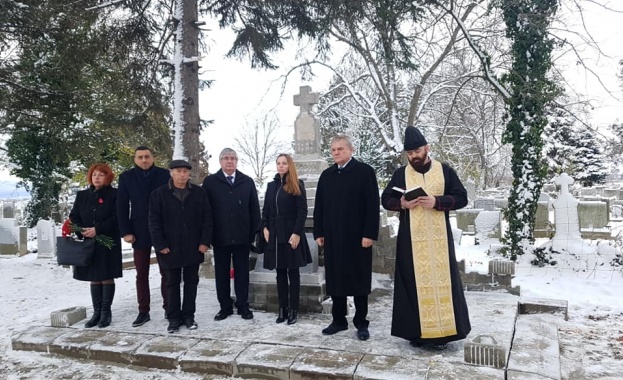 Руският посланик се поклони пред паметта на загиналите руски и финландски войни в с. Лесново