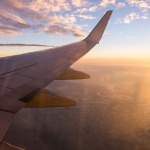 Малък руски самолет с 13 души на борда кацна аварийно