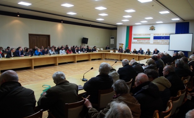  Плевенчани към депутати от БСП: Трябва да се върнат професионалните техникуми и образование